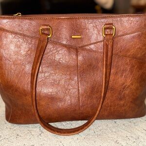 Luxurious Tan Leather Shoulder Bag